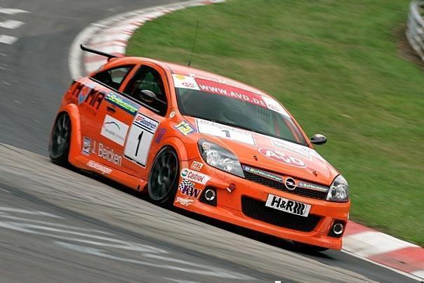 Auch 2008 war das Team Kissling Motorsport mit einem Astra GTC erfolgreich. Fahrer Marco Wolf belegte Platz 2 im Breitensport-Ranking von Opel. Foto: Auto-Reporter/Opel